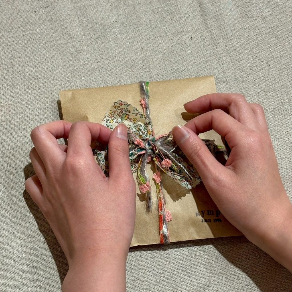 贈る人の想いを込めて手仕事で仕上げるラッピング